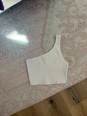 aritzia babaton one shoulder Sculpt Knit Squareneck Cropped Tank white size M